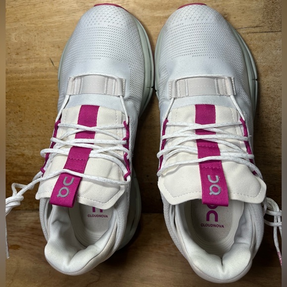 On CloudNova REFLECTIVE Womens Size 9 Running Shoes Sneakers White Carnation - Picture 7 of 12